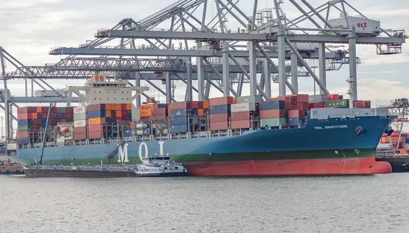 MOL GRATITUDE Container Ship IMO 9535187 photo 10