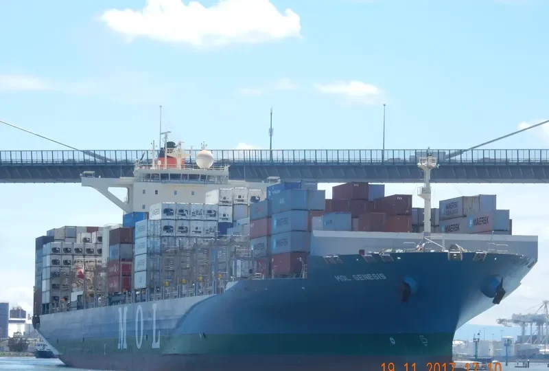 MOL GENESIS Container Ship IMO 9535199 photo 2