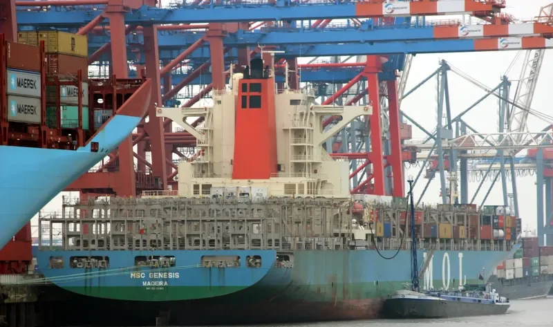 MOL GENESIS Container Ship IMO 9535199 photo 10