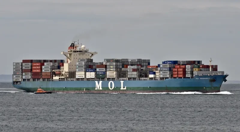 MOL GENEROSITY Container Ship IMO 9535216 photo 5