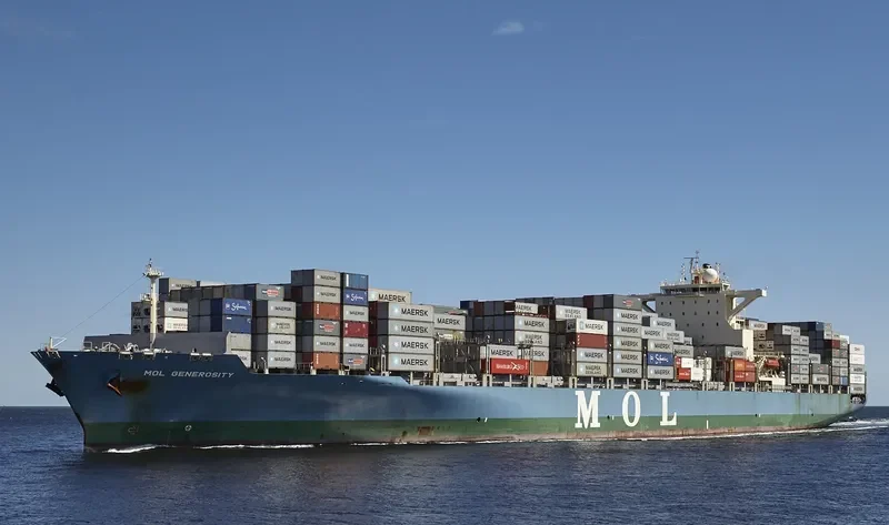 MOL GENEROSITY Container Ship IMO 9535216 photo 7