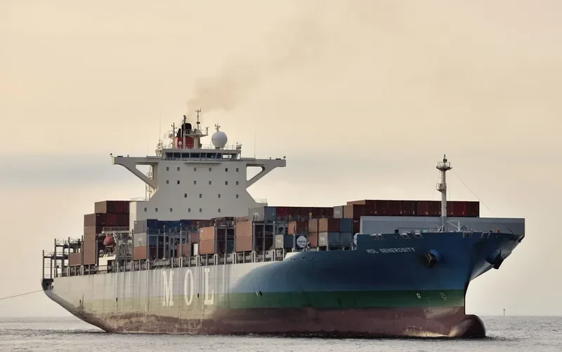 MOL GENEROSITY Container Ship IMO 9535216 photo 10
