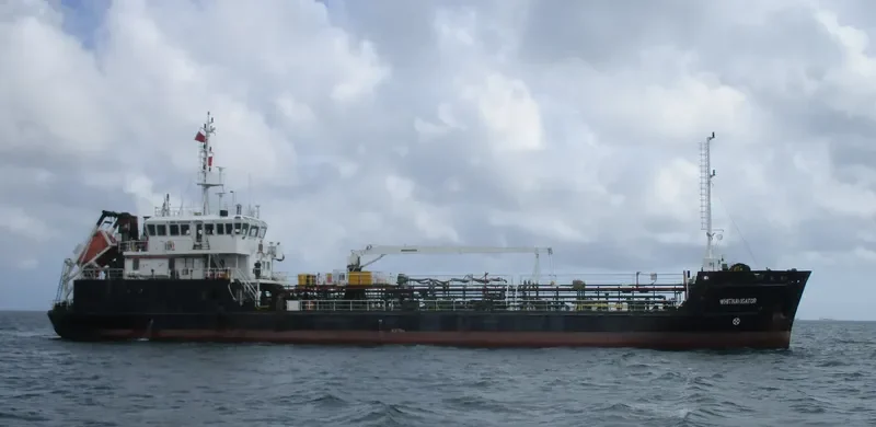 WHITNAVIGATOR Tanker IMO 9535400 photo 4