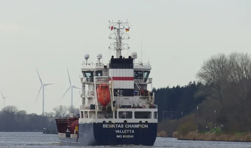 BERNSTEIN Tanker IMO 9535541 photo 3