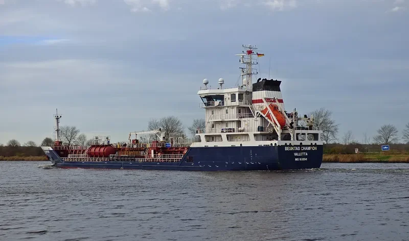 BERNSTEIN Tanker IMO 9535541 photo 4