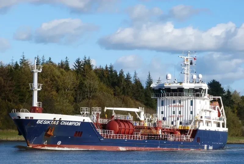 BERNSTEIN Tanker IMO 9535541 photo 8