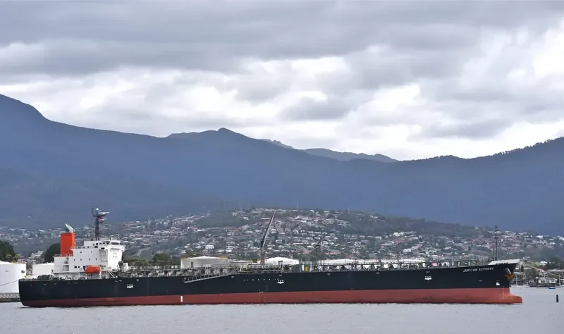 JUPITER EXPRESS Tanker IMO 9536832 photo 4