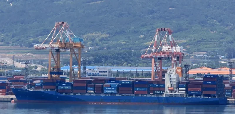 ST EVER Container Ship IMO 9536985 photo 3