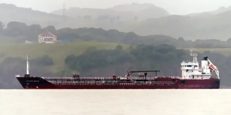 GAZPROMNEFT ZUID EAST Tanker IMO 9537109 photo 3