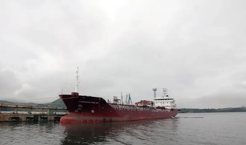 GAZPROMNEFT ZUID EAST Tanker IMO 9537109 photo 6