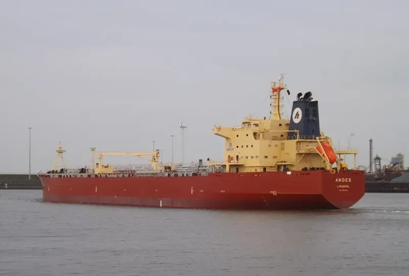 XING TONG 799 Tanker IMO 9540819 photo 3