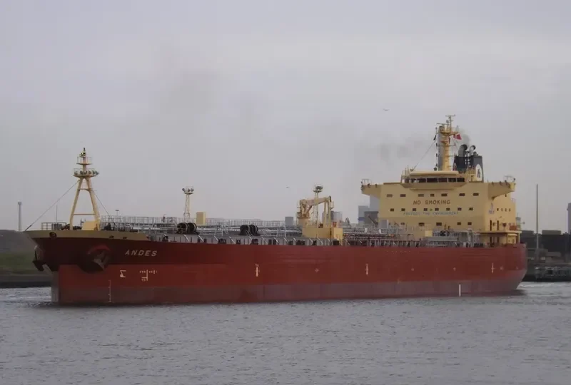 XING TONG 799 Tanker IMO 9540819 photo 4