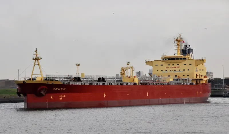 XING TONG 799 Tanker IMO 9540819 photo 7