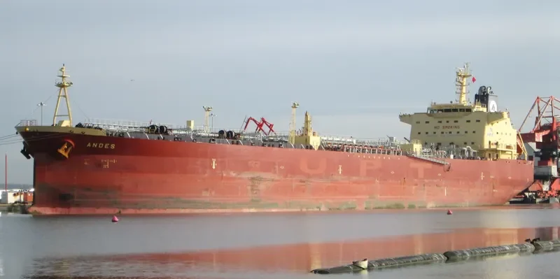XING TONG 799 Tanker IMO 9540819 photo 9