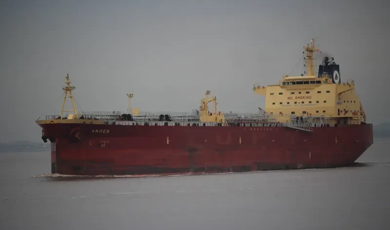 XING TONG 799 Tanker IMO 9540819 photo 10