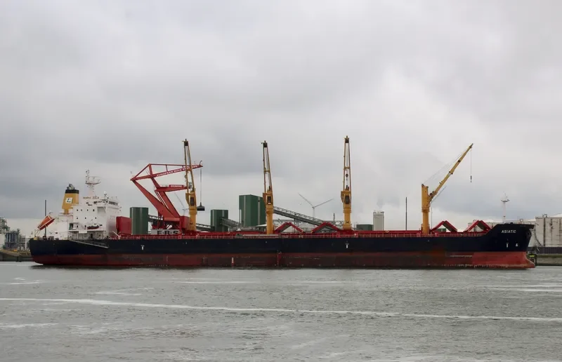 MAKRA Bulk Carrier IMO 9541813 photo 7