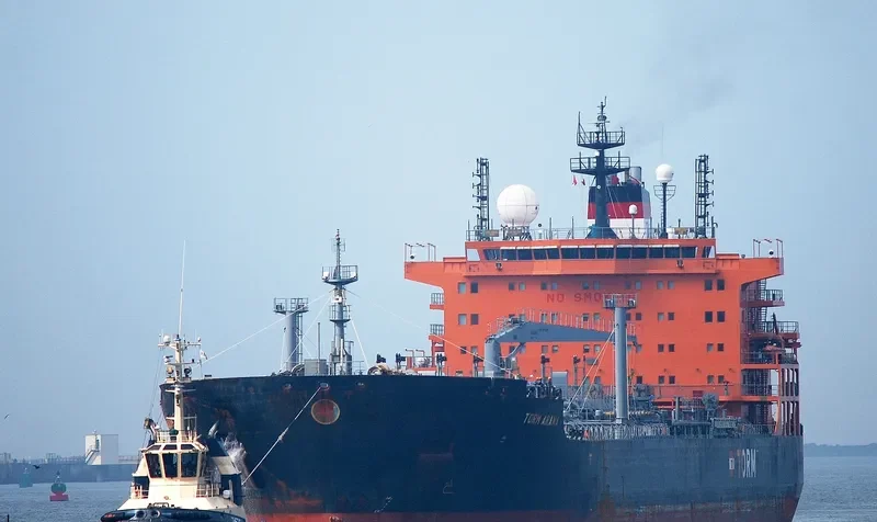 TORM ARAWA Tanker IMO 9543548 photo 9