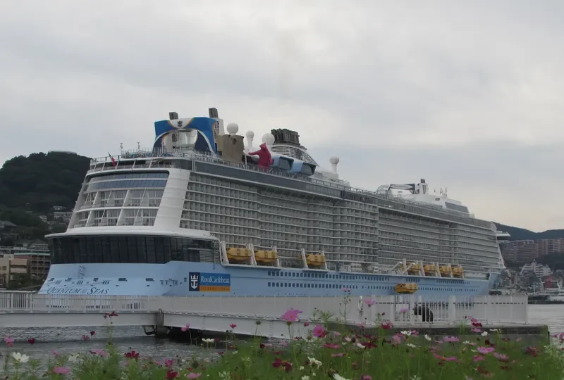QUANTUM OF THE SEAS Passenger Ship IMO 9549463 photo 4