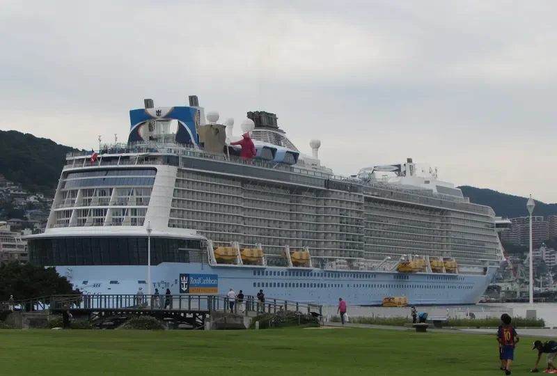 QUANTUM OF THE SEAS Passenger Ship IMO 9549463 photo 5