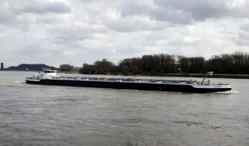 VIDI Tanker IMO 9549736 photo 5