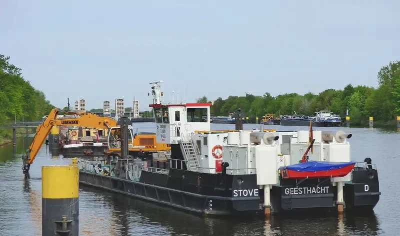 STOVE Offshore Vessel IMO 9549750 photo 6