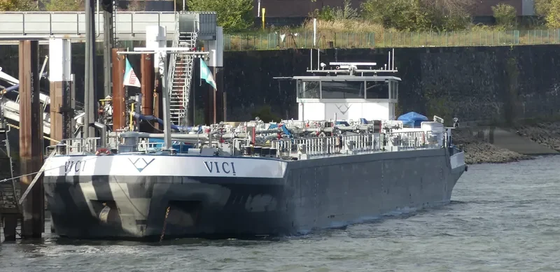 VICI Tanker IMO 9549918 photo 2