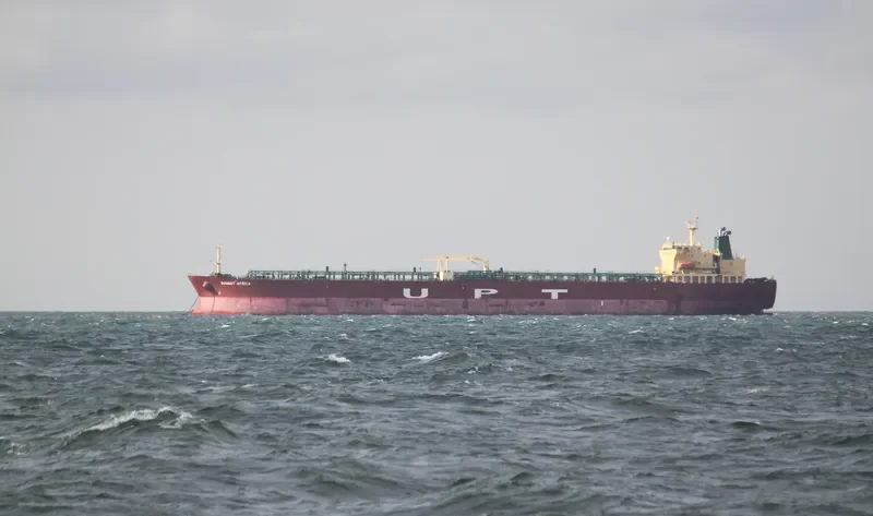 SUMMIT AFRICA Tanker IMO 9550709 photo 9