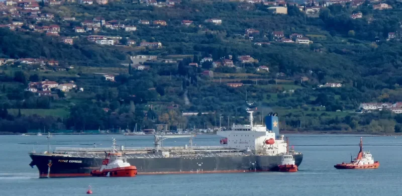 TOPAZ EXPRESS Tanker IMO 9552800 photo 8