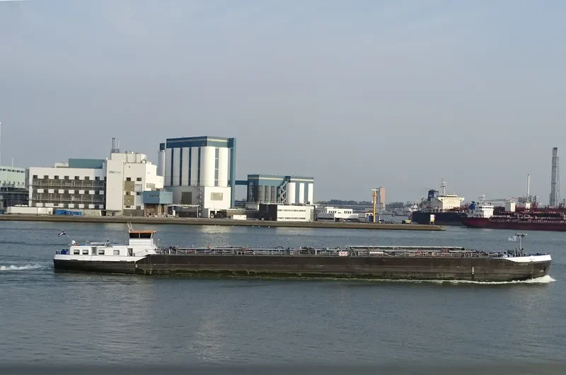 IRIS Tanker IMO 9554547 photo 9
