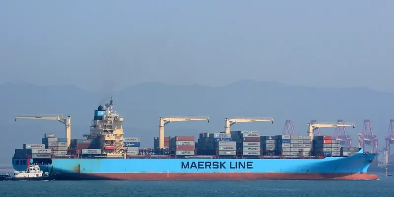 MAERSK CUNENE Container Ship IMO 9561485 photo 3