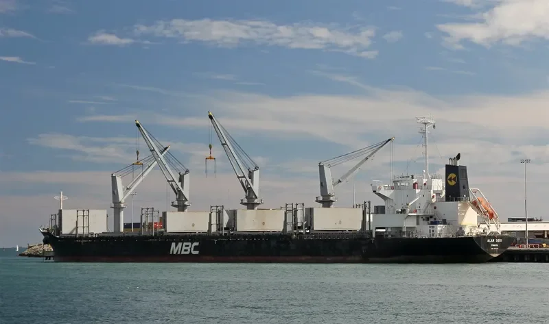 ALAM SERI Bulk Carrier IMO 9561837 photo 8
