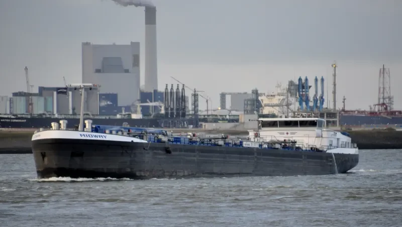 MIDWAY Tanker IMO 9563471 photo 3