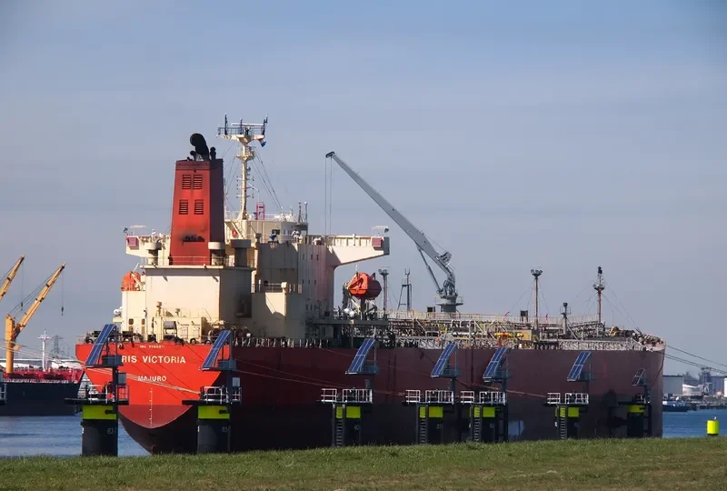 IRIS VICTORIA Tanker IMO 9564671 photo 4