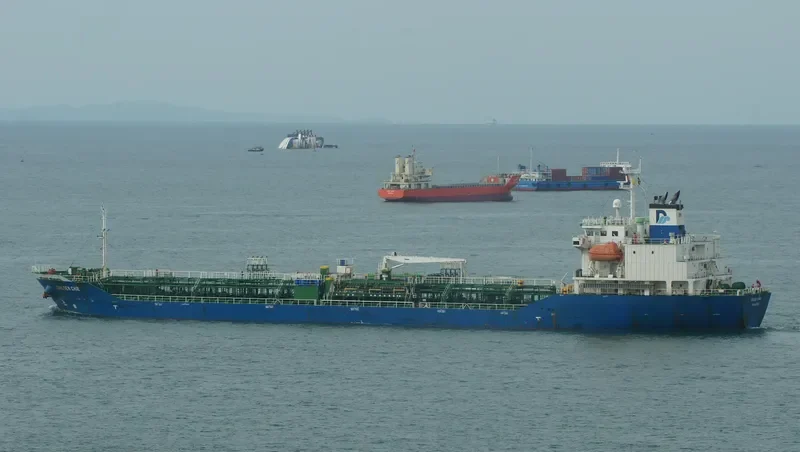 GOLDEN CHIE Tanker IMO 9566203 photo 9