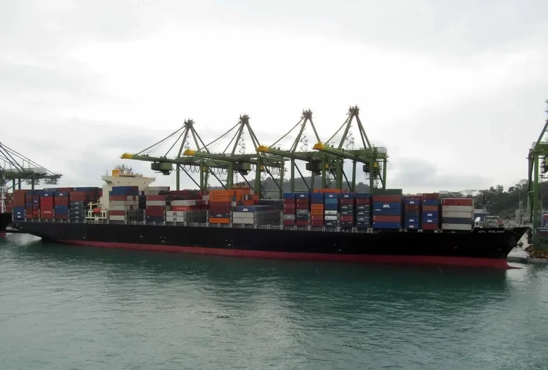 OOCL DURBAN Container Ship IMO 9567673 photo 4