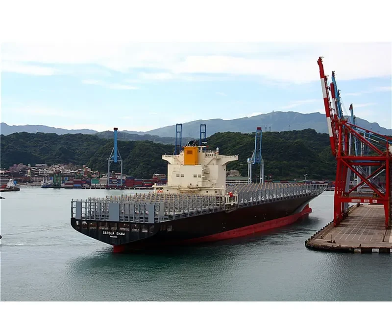 OOCL DURBAN Container Ship IMO 9567673 photo 9