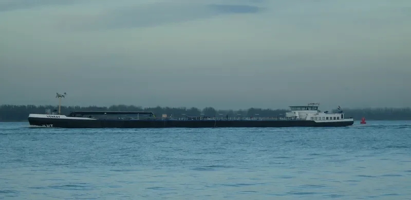 VENRAY Tanker IMO 9568885 photo 4