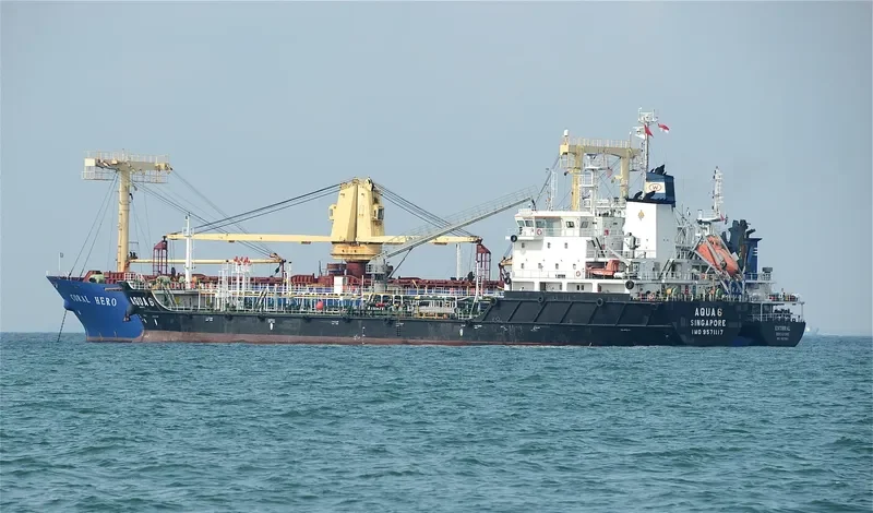AQUA 6 Tanker IMO 9571117 photo 2
