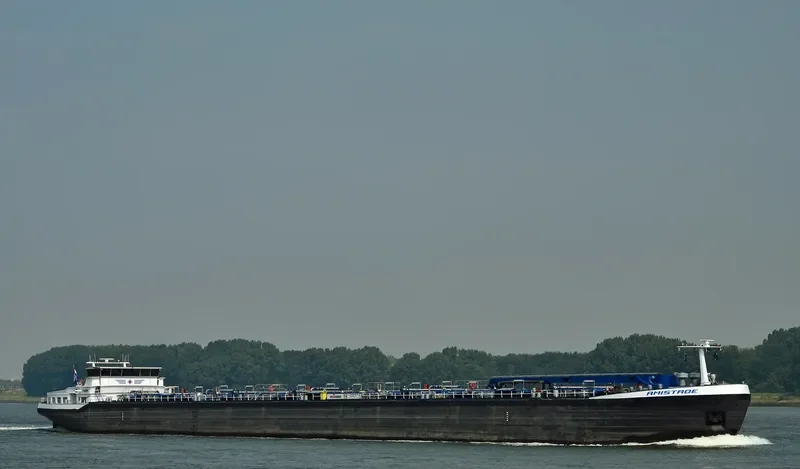 AMISTADE Tanker IMO 9571868 photo 4