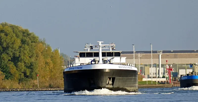 AMISTADE Tanker IMO 9571868 photo 8