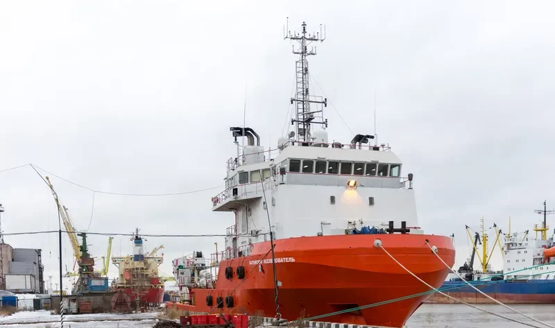 BALT. ISSLEDOVATEL Offshore Vessel IMO 9572020 photo 2