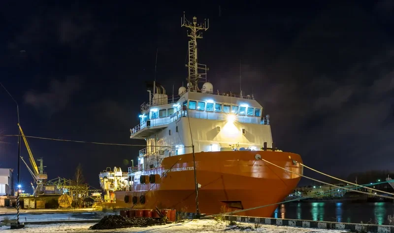 BALT. ISSLEDOVATEL Offshore Vessel IMO 9572020 photo 3