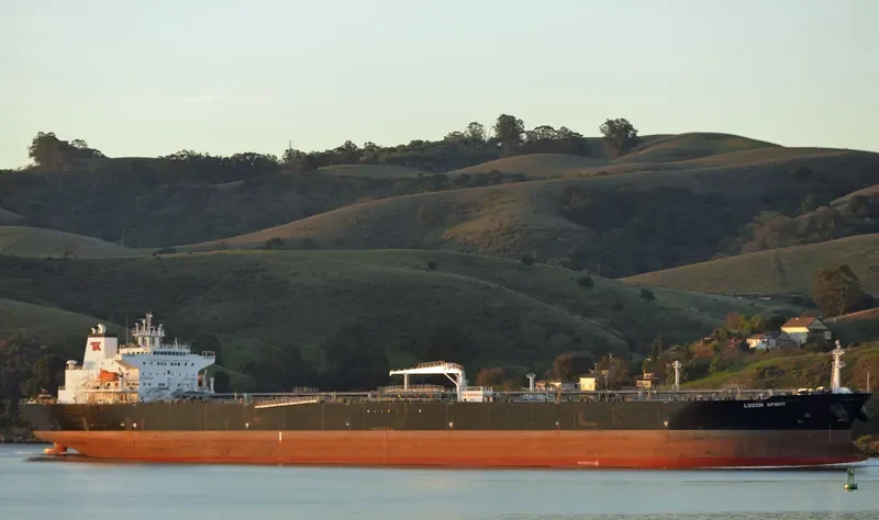 LUZON SPIRIT Tanker IMO 9572276 photo 3