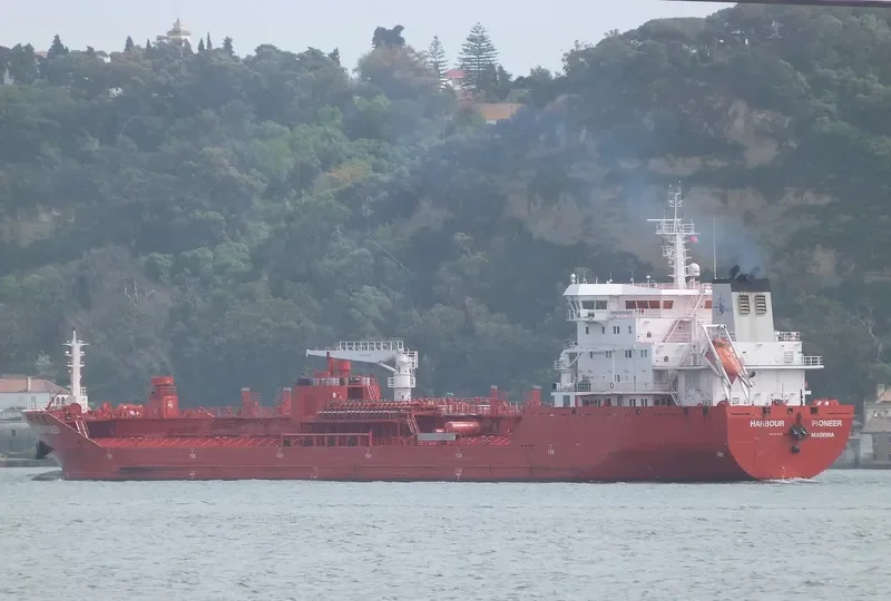 HARBOUR PIONEER Tanker IMO 9572757 photo 8