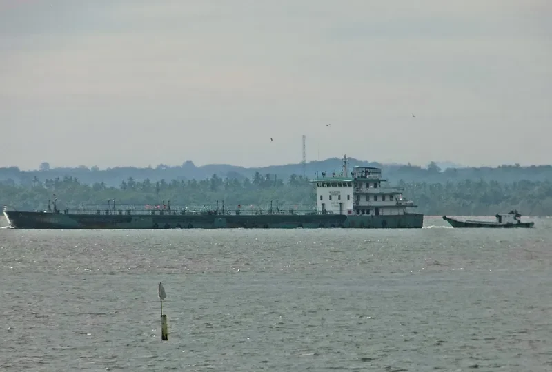 TIRTA SAMUDRA XVIII Tanker IMO 9577496 photo 2