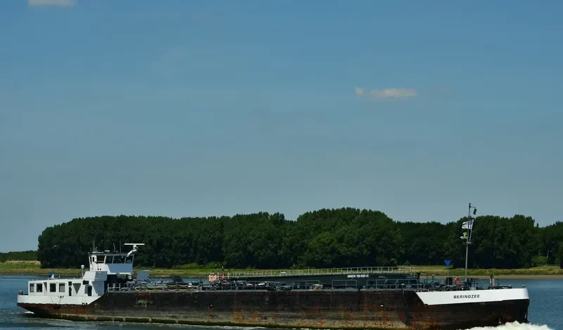 BERINGZEE Tanker IMO 9580742 photo 7