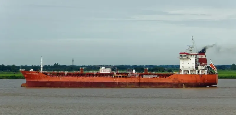 BRAVELY LOYALTY Tanker IMO 9582726 photo 5