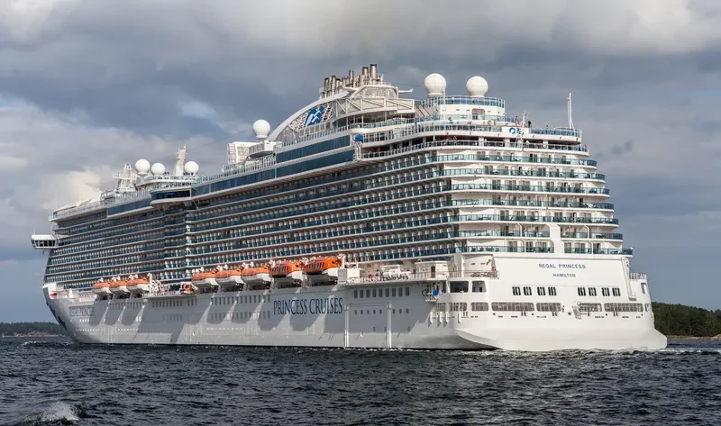 REGAL PRINCESS Passenger Ship IMO 9584724 photo 4