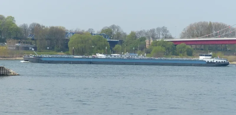 VIRAYA Tanker IMO 9584956 photo 2