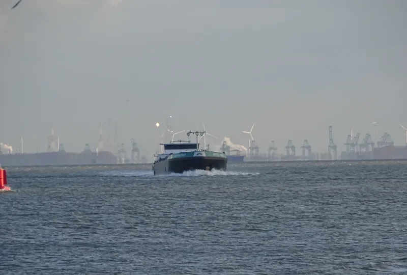 BERGSE DIEP Tanker IMO 9585637 photo 2
